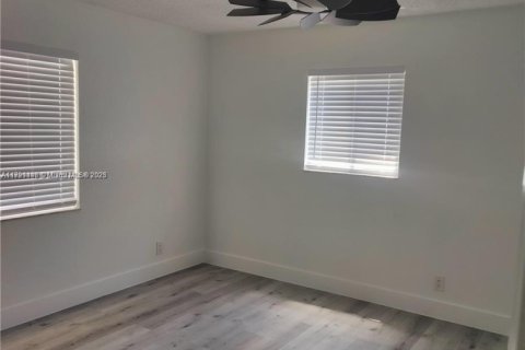 Immobilier commercial à vendre à Wilton Manors, Floride: 210.7 m2 № 1865182 - photo 17