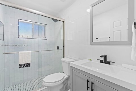 Immobilier commercial à vendre à Wilton Manors, Floride: 210.7 m2 № 1865182 - photo 11
