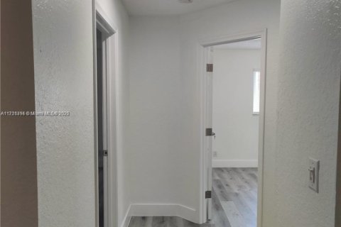 Immobilier commercial à vendre à Wilton Manors, Floride: 210.7 m2 № 1865182 - photo 22