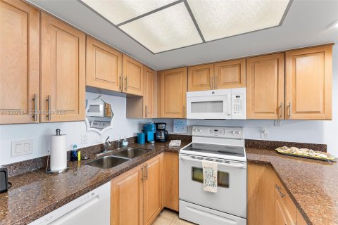 Copropriété à vendre à Hutchinson Island South, Floride: 1 chambre, 59.27 m2 № 2193072 - photo 17