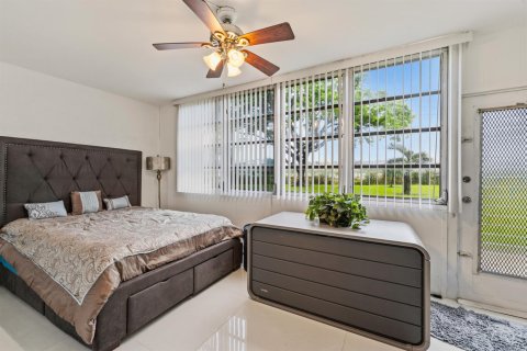 Condo in West Palm Beach, Florida, 1 bedroom № 2241871 - photo 8