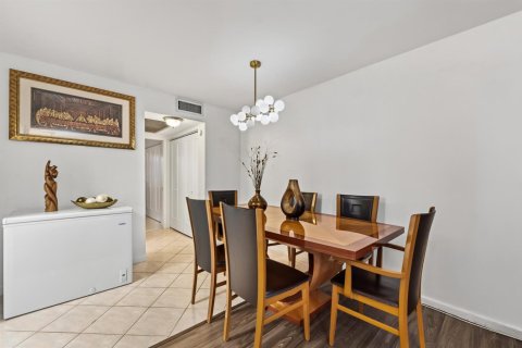 Condo in West Palm Beach, Florida, 1 bedroom № 2241871 - photo 7