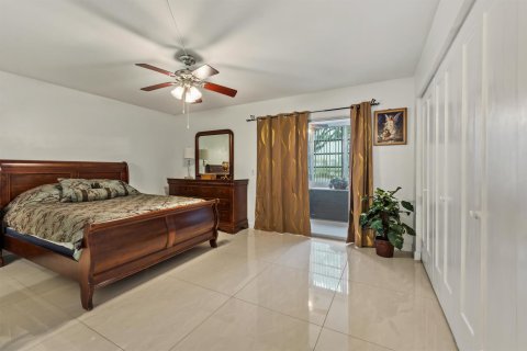 Condo in West Palm Beach, Florida, 1 bedroom № 2241871 - photo 9