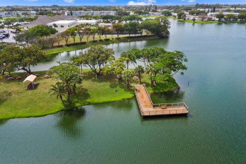 Condo in West Palm Beach, Florida, 1 bedroom № 2241871 - photo 23