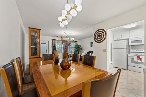 Condo in West Palm Beach, Florida, 1 bedroom № 2241871 - photo 6