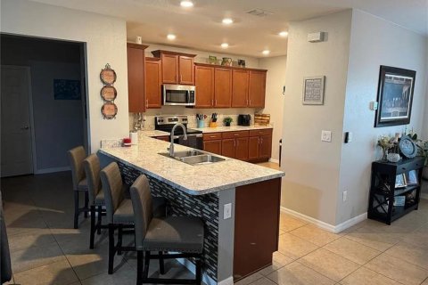 Casa en venta en Kissimmee, Florida, 3 dormitorios, 160.16 m2 № 1918414 - foto 5