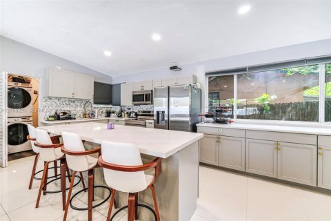 Villa ou maison à vendre à North Miami Beach, Floride: 3 chambres, 118.91 m2 № 2421247 - photo 28