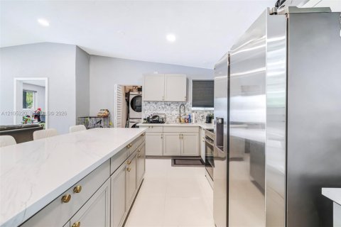 Villa ou maison à vendre à North Miami Beach, Floride: 3 chambres, 118.91 m2 № 2421247 - photo 13