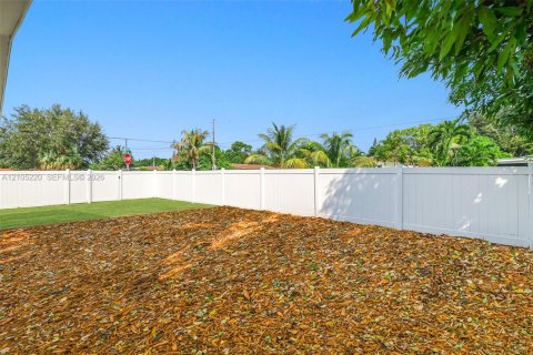 Villa ou maison à vendre à North Miami Beach, Floride: 3 chambres, 118.91 m2 № 2421247 - photo 6