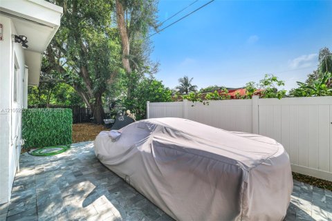 Villa ou maison à vendre à North Miami Beach, Floride: 3 chambres, 118.91 m2 № 2421247 - photo 8