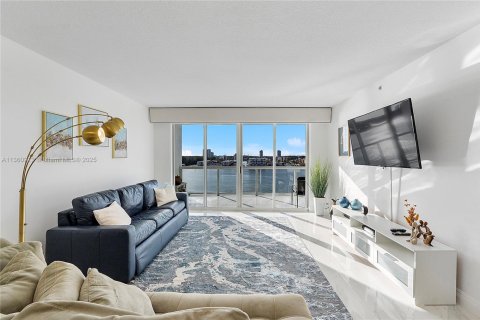 Condo à Sunny Isles Beach, Floride, 2 chambres  № 2079154