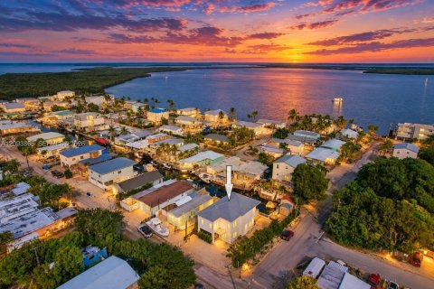Casa en Key Largo, Florida 4 dormitorios, 132.66 m2 № 2388424