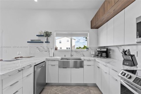 Casa en venta en Key Largo, Florida, 4 dormitorios, 132.66 m2 № 2388424 - foto 7