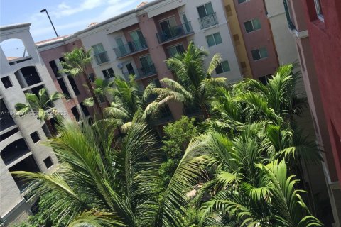 Condo in South Miami, Florida, 1 bedroom № 2152784 - photo 17