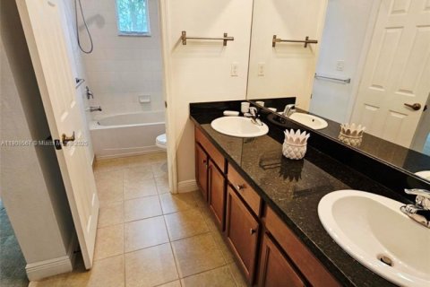 Купить таунхаус в Пемброк-Пайнс, Флорида 3 спальни, 165.55м2, № 1969510 - фото 13