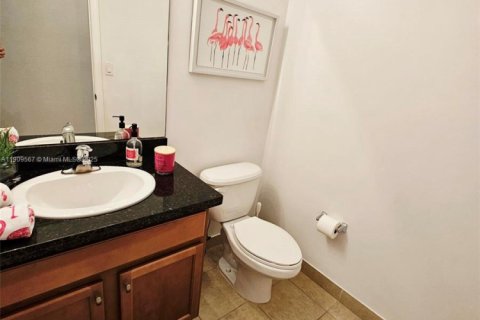 Купить таунхаус в Пемброк-Пайнс, Флорида 3 спальни, 165.55м2, № 1969510 - фото 14