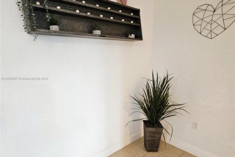 Купить таунхаус в Пемброк-Пайнс, Флорида 3 спальни, 165.55м2, № 1969510 - фото 7