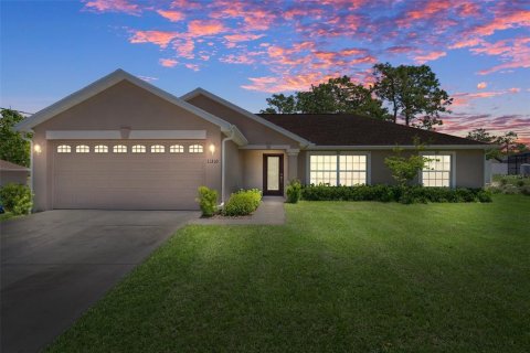 House in Weeki Wachee, Florida 3 bedrooms, 160.16 sq.m. № 1648101 - photo 2