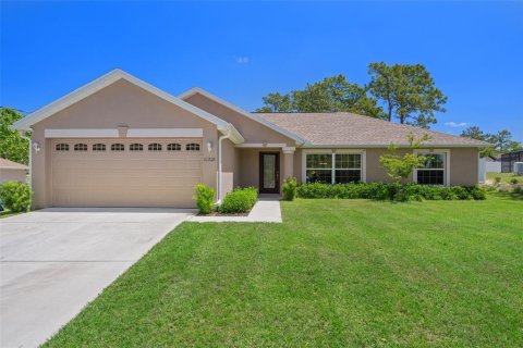House in Weeki Wachee, Florida 3 bedrooms, 160.16 sq.m. № 1648101 - photo 1