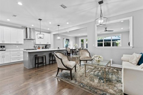 Adosado en alquiler en Tampa, Florida, 3 dormitorios, 235.51 m2 № 1912898 - foto 8