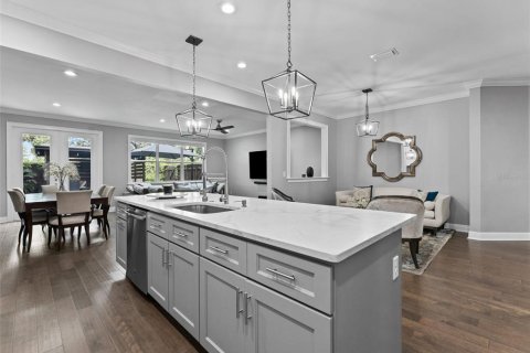 Adosado en alquiler en Tampa, Florida, 3 dormitorios, 235.51 m2 № 1912898 - foto 13