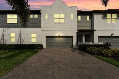 Adosado en alquiler en Tampa, Florida, 3 dormitorios, 235.51 m2 № 1912898 - foto 1