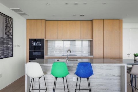 Condominio en venta en Miami Beach, Florida, 2 dormitorios, 135.36 m2 № 1923969 - foto 3