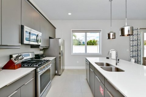 Condominio en alquiler en Four Corners, Florida, 3 dormitorios, 138.52 m2 № 1869815 - foto 3