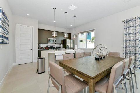 Condominio en alquiler en Four Corners, Florida, 3 dormitorios, 138.52 m2 № 1869815 - foto 4