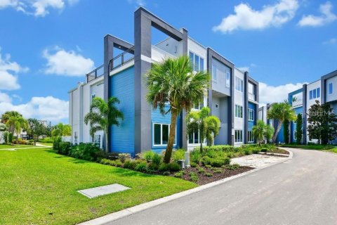 Condominio en alquiler en Four Corners, Florida, 3 dormitorios, 138.52 m2 № 1869815 - foto 1