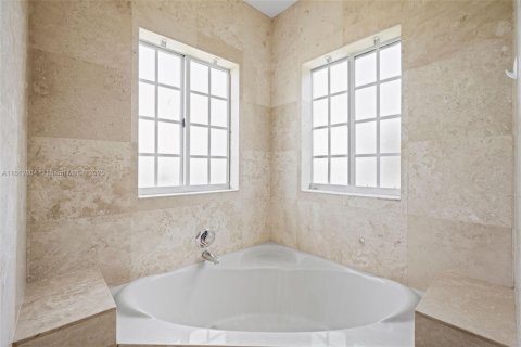 House in Homestead, Florida 4 bedrooms, 304.16 sq.m. № 1980731 - photo 26