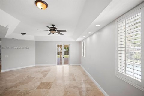 House in Homestead, Florida 4 bedrooms, 304.16 sq.m. № 1980731 - photo 15