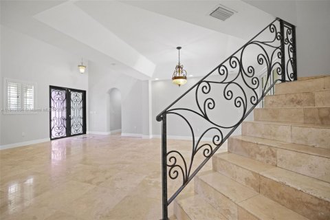 House in Homestead, Florida 4 bedrooms, 304.16 sq.m. № 1980731 - photo 7
