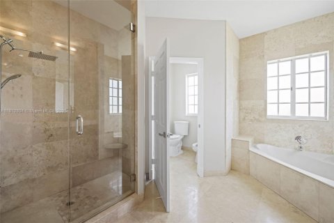 House in Homestead, Florida 4 bedrooms, 304.16 sq.m. № 1980731 - photo 27