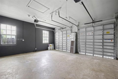 House in Homestead, Florida 4 bedrooms, 304.16 sq.m. № 1980731 - photo 19