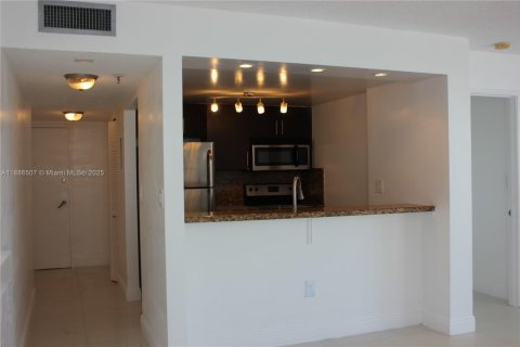 Copropriété à louer à Miami, Floride: 2 chambres, 84.91 m2 № 1944059 - photo 6