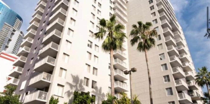 Condo à Miami, Floride, 2 chambres  № 1944059