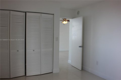 Copropriété à louer à Miami, Floride: 2 chambres, 84.91 m2 № 1944059 - photo 13