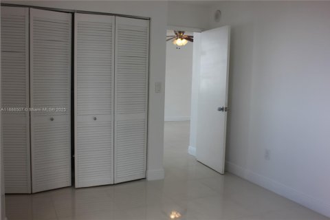 Copropriété à louer à Miami, Floride: 2 chambres, 84.91 m2 № 1944059 - photo 12