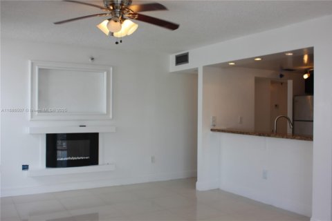 Copropriété à louer à Miami, Floride: 2 chambres, 84.91 m2 № 1944059 - photo 8