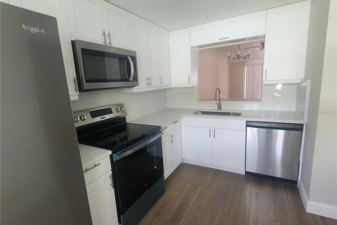 Villa ou maison à louer à Oldsmar, Floride: 2 chambres, 83.61 m2 № 2238965 - photo 3