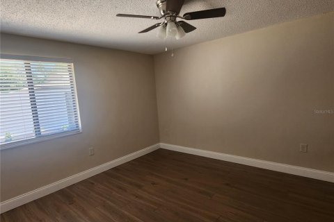 Villa ou maison à louer à Oldsmar, Floride: 2 chambres, 83.61 m2 № 2238965 - photo 5