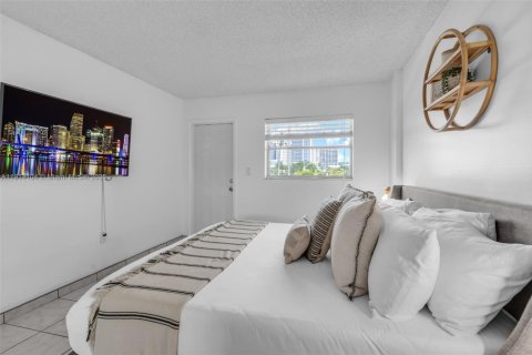 Copropriété à vendre à Hollywood, Floride: 1 chambre, 59.18 m2 № 1969716 - photo 15