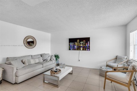 Copropriété à vendre à Hollywood, Floride: 1 chambre, 59.18 m2 № 1969716 - photo 9