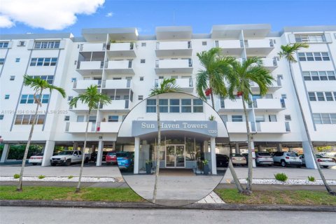Condo à Hollywood, Floride, 1 chambre № 1969716