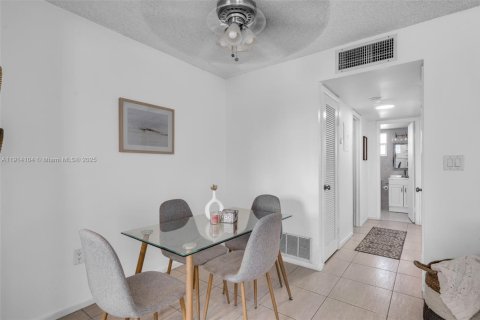 Copropriété à vendre à Hollywood, Floride: 1 chambre, 59.18 m2 № 1969716 - photo 6