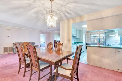 Condo in Sun City Center, Florida, 2 bedrooms  № 1826838 - photo 15