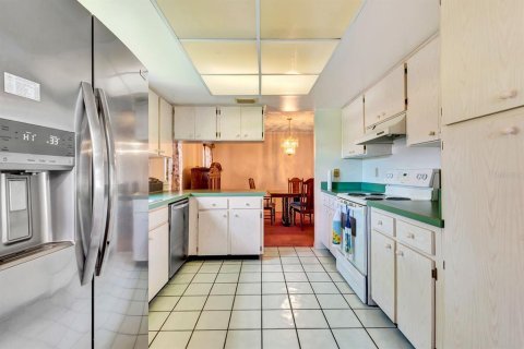 Condo in Sun City Center, Florida, 2 bedrooms  № 1826838 - photo 21