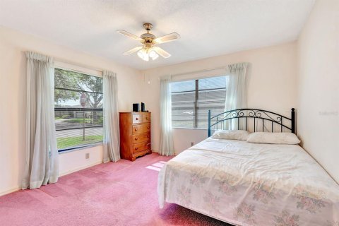 Condo in Sun City Center, Florida, 2 bedrooms  № 1826838 - photo 10