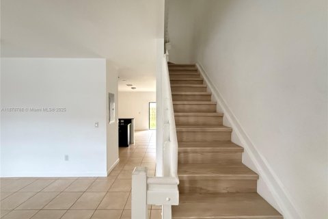 Снять в аренду таунхаус в Хомстед, Флорида 3 спальни, 140.65м2, № 1927663 - фото 10